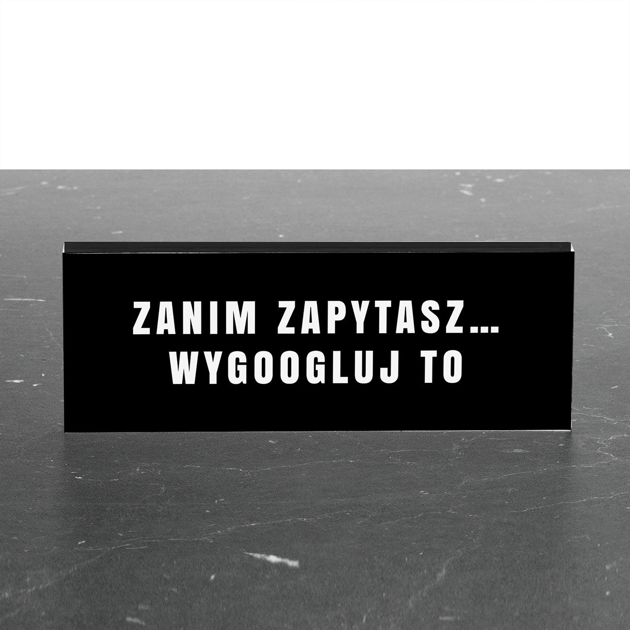 Stojący wizytownik na biurko - wygoogluj to