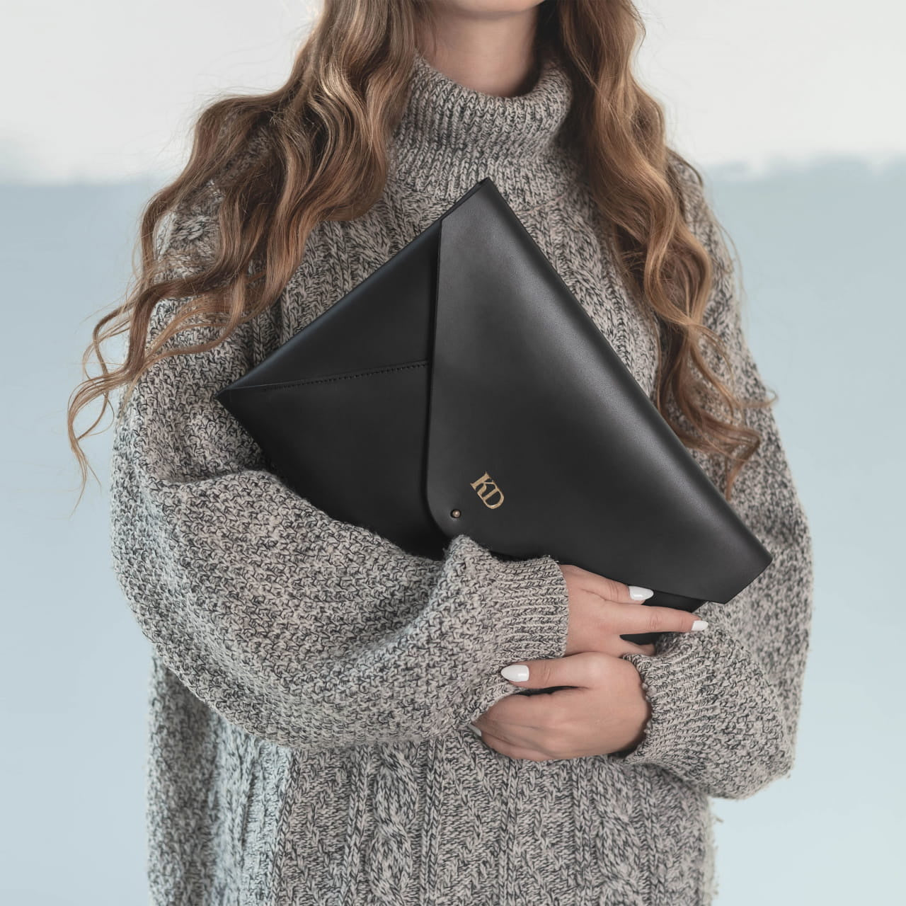 Etui skórzane na laptopa z inicjałami