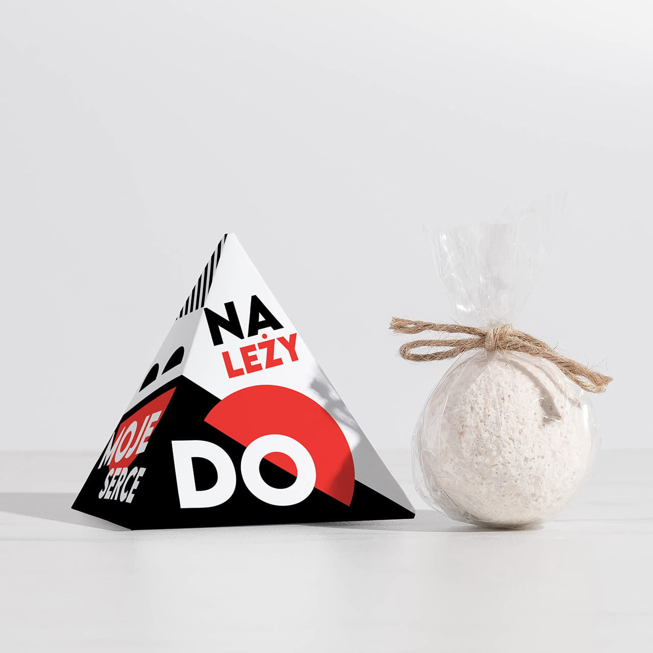 Personalizowana kula kąpielowa - drobiazg walentynkowy dla niego