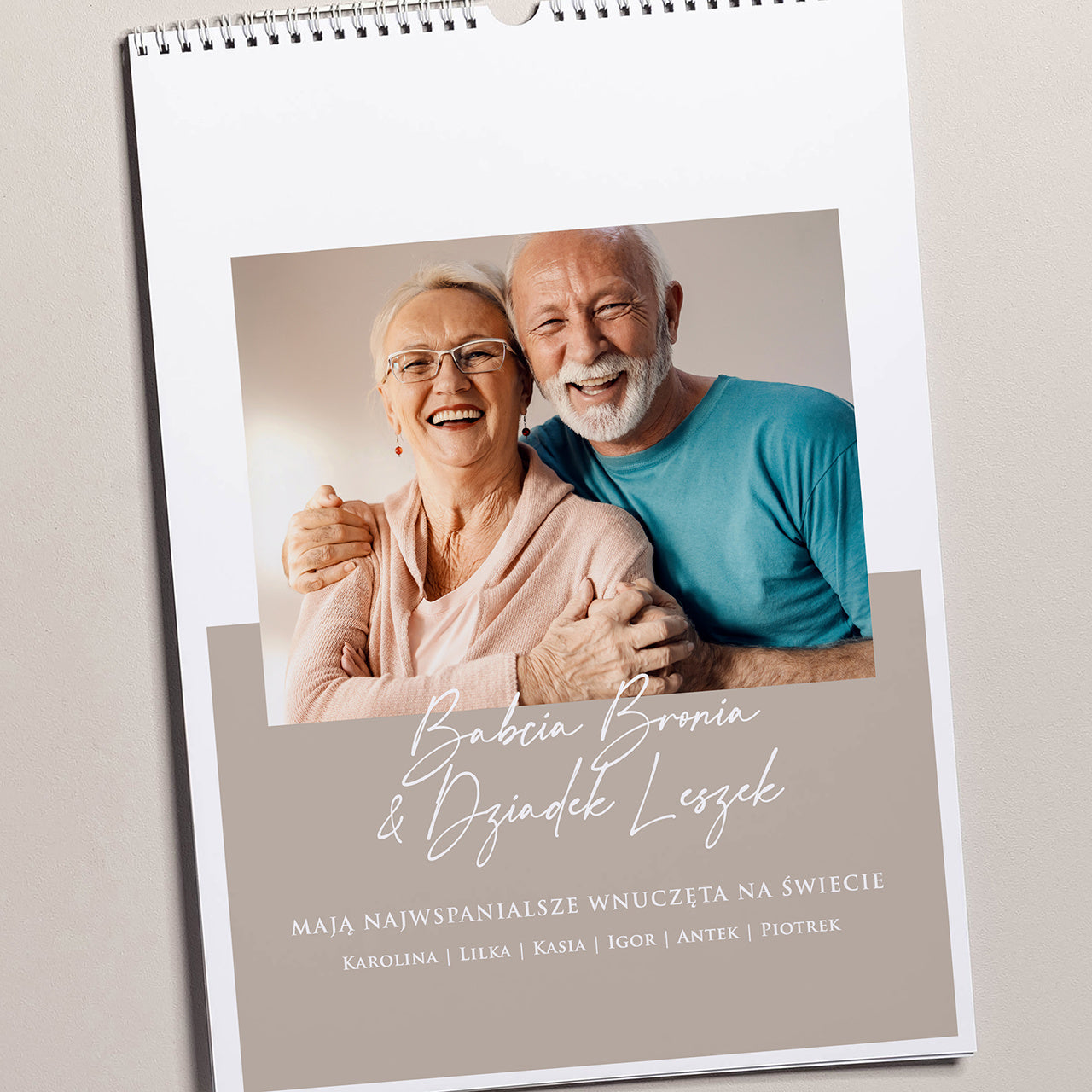 Kalendarz personalizowany wiszący - prezent na Dzień Babci i Dziadka