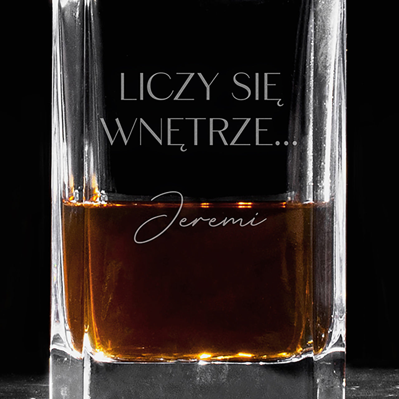 Grawerowana karafka do whisky - Liczy Się Wnętrze - prezent z klasą dla mężczyzny