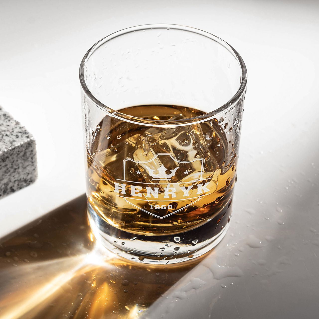 Szklanka do whisky z grawerem - prezent urodzinowy dla faceta