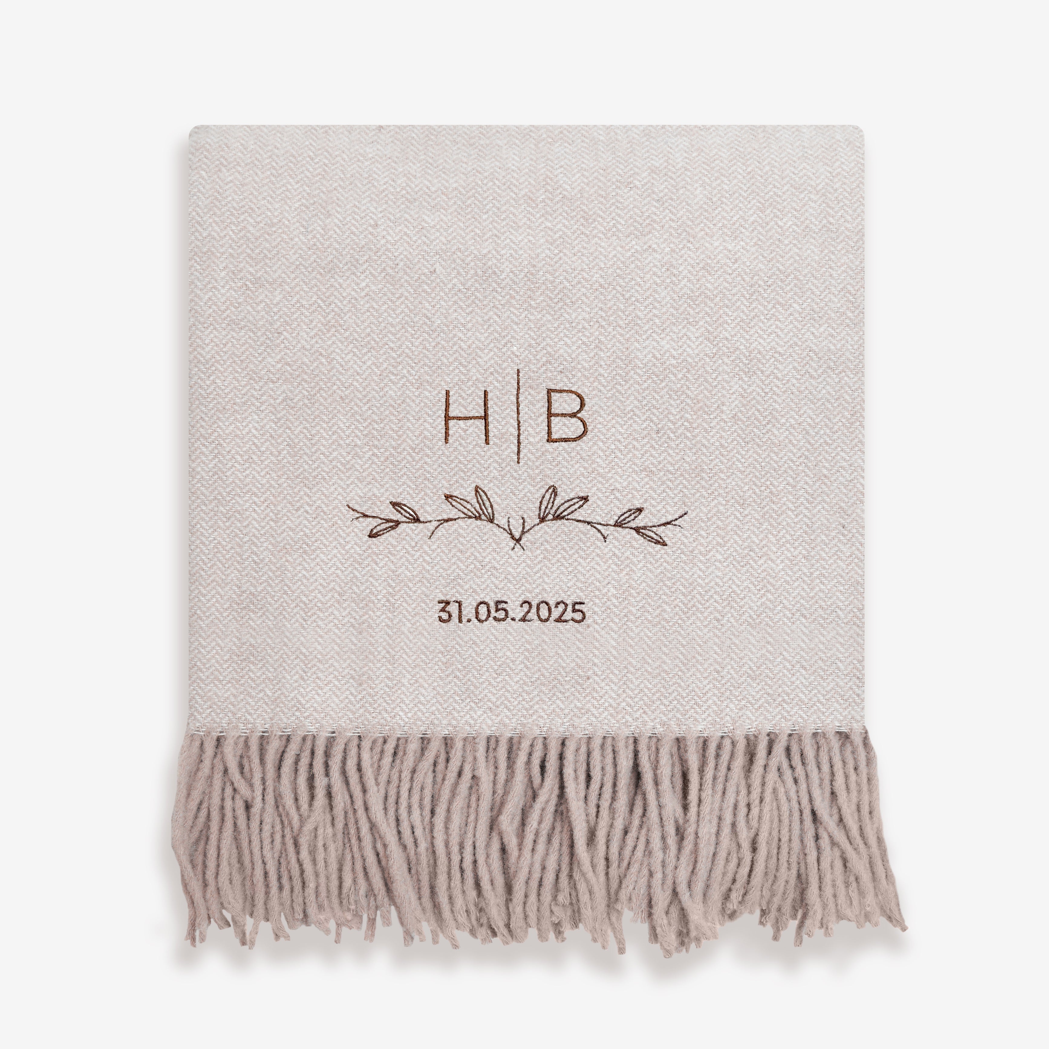 Koc wełniany z haftem - oryginalny prezent na rocznicę koc z haftem prezent rocznicowy