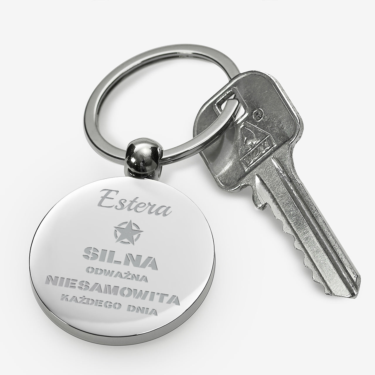 Grawerowany brelok dla żołnierki prezent dla żołnierki metalowy brelok damski prezent dla kobiety w mundurze