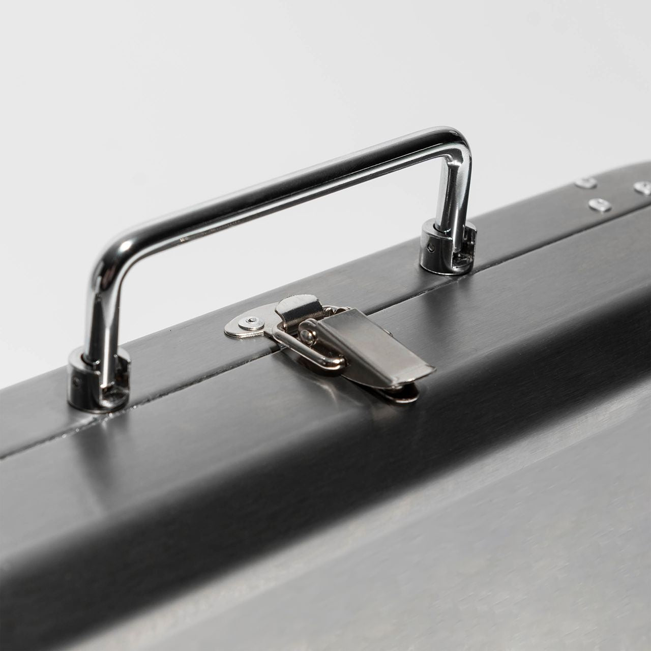 Przenośny mini grill na prezent dla wędkarza