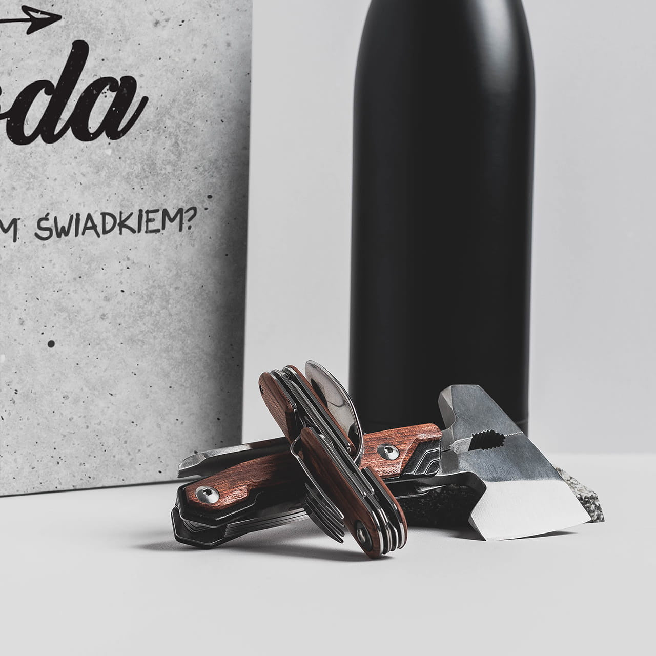 Personalizowany zestaw przetrwania z prośbą o świadkowanie