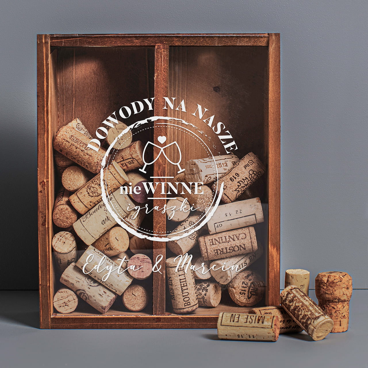 Skrzynka na korki po winie na prezent walentynkowy dla pary prezent dla miłośników wina