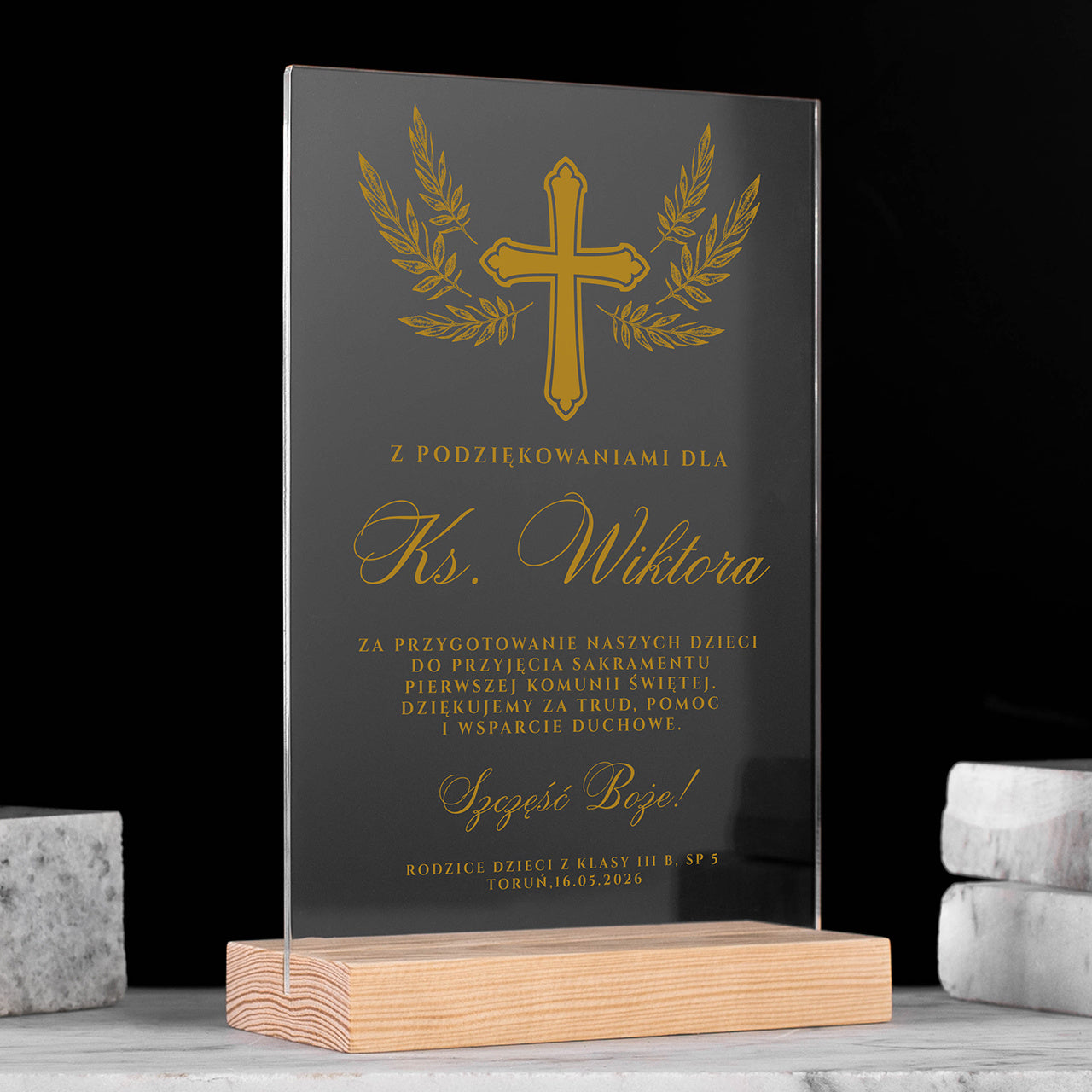 Personalizowane podziękowanie dla księdza za komunię statuetka personalizowana dla księdza 