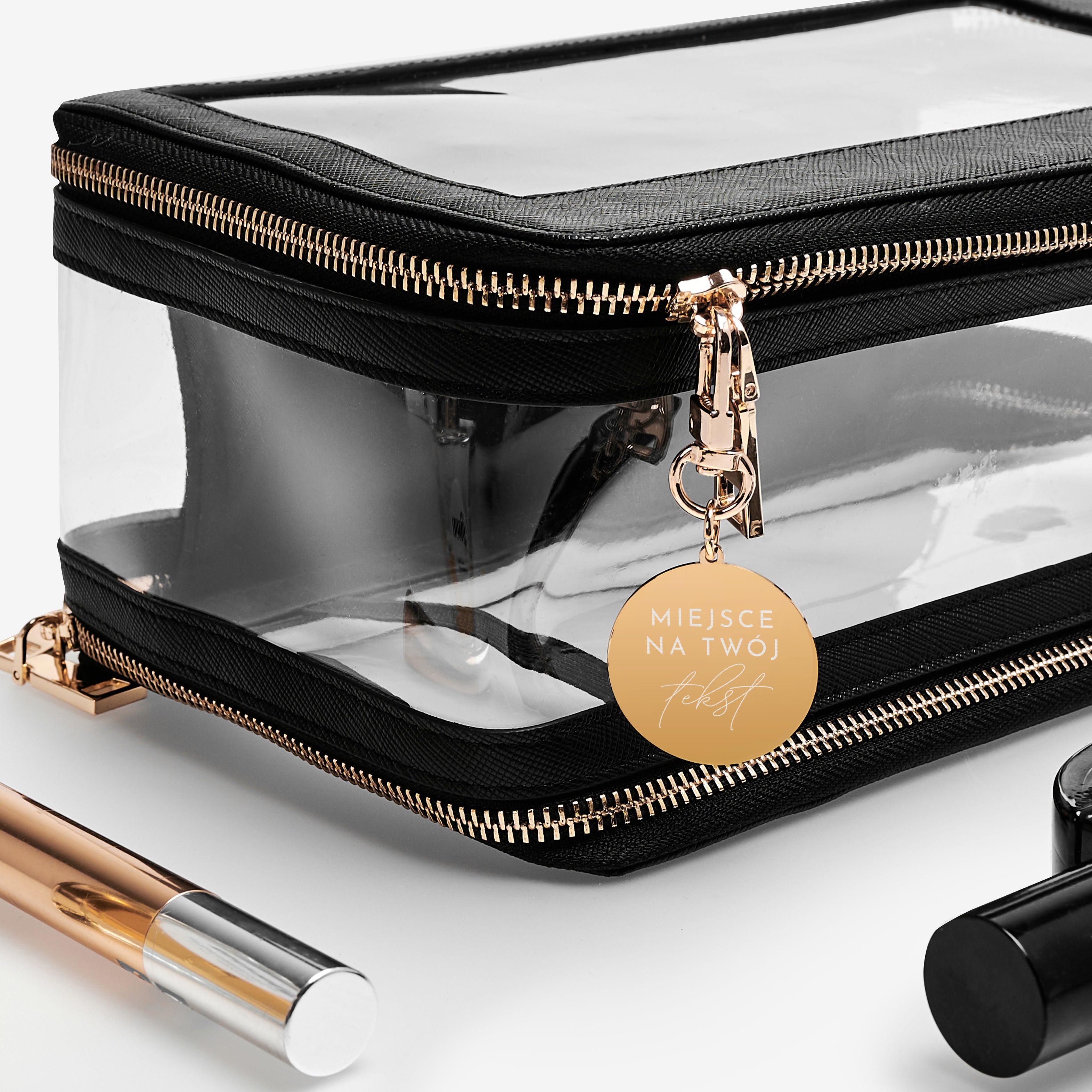 Podróżna kosmetyczka z personalizowaną zawieszką - Twój Tekst prezent dla kobiety kosmetyczka personalizowana