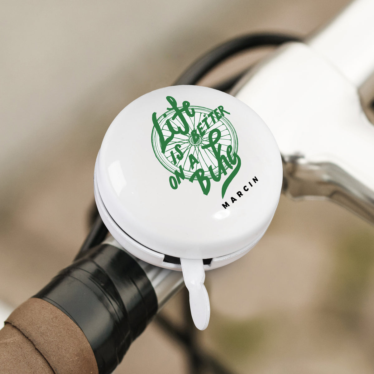 Dzonek rowerowy z personalizacją - life is better on a bike
