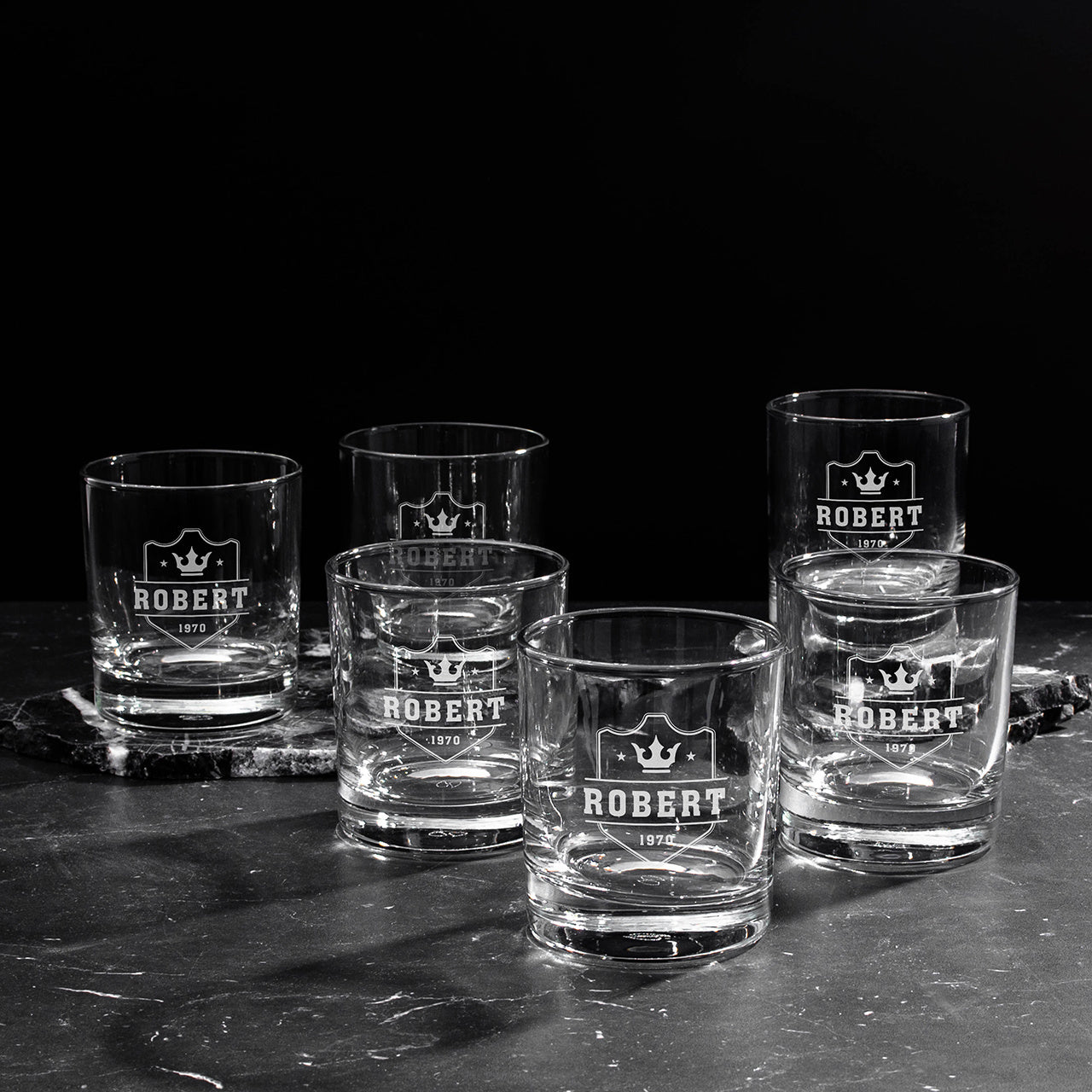 Grawerowane szklanki do whisky - pomysł na prezent dla niego