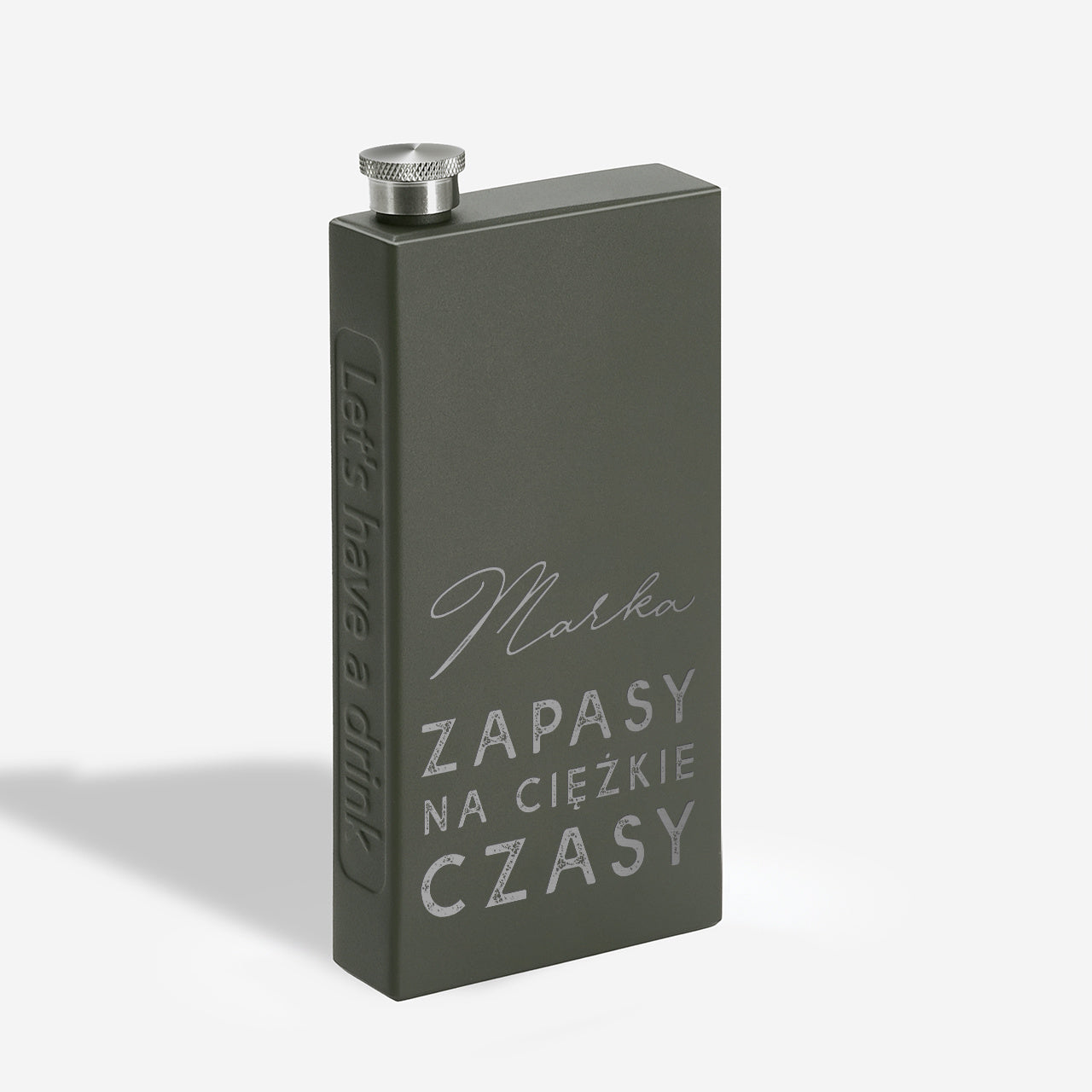 Piersiówka ze śmiesznym grawerem - zapasy na ciężkie czasy