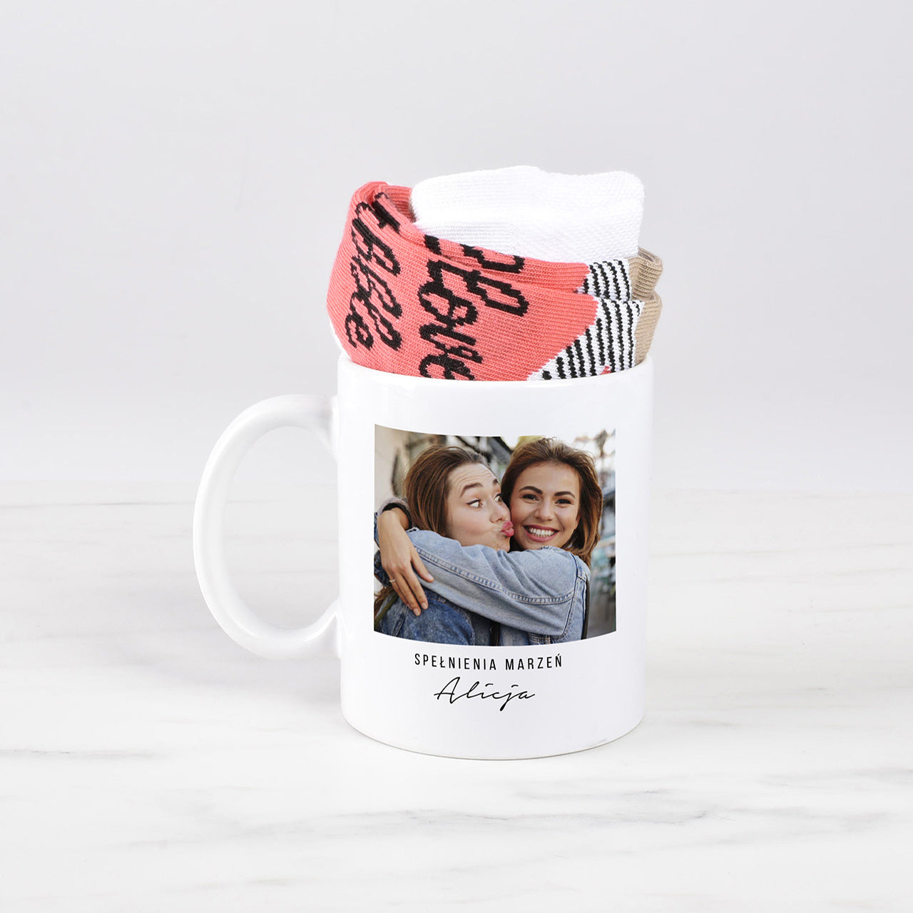 Zestaw prezentowy kubek i skarpety - personalizowany prezent dla koleżanki