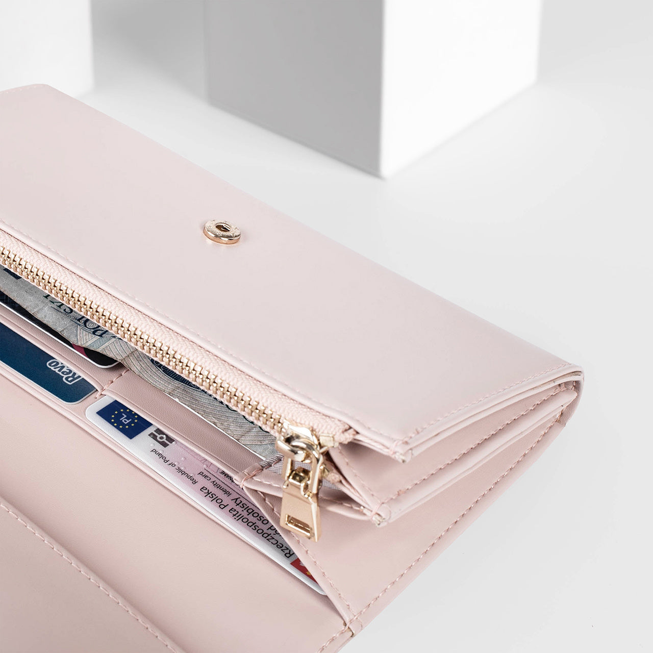 Portfel ze skóry dla miłośniczki psów