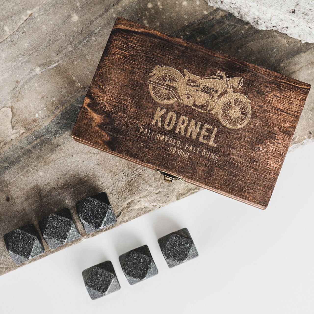 Kamienie do whisky na prezent dla motocyklisty upominek dla motocyklisty kamienie na prezent