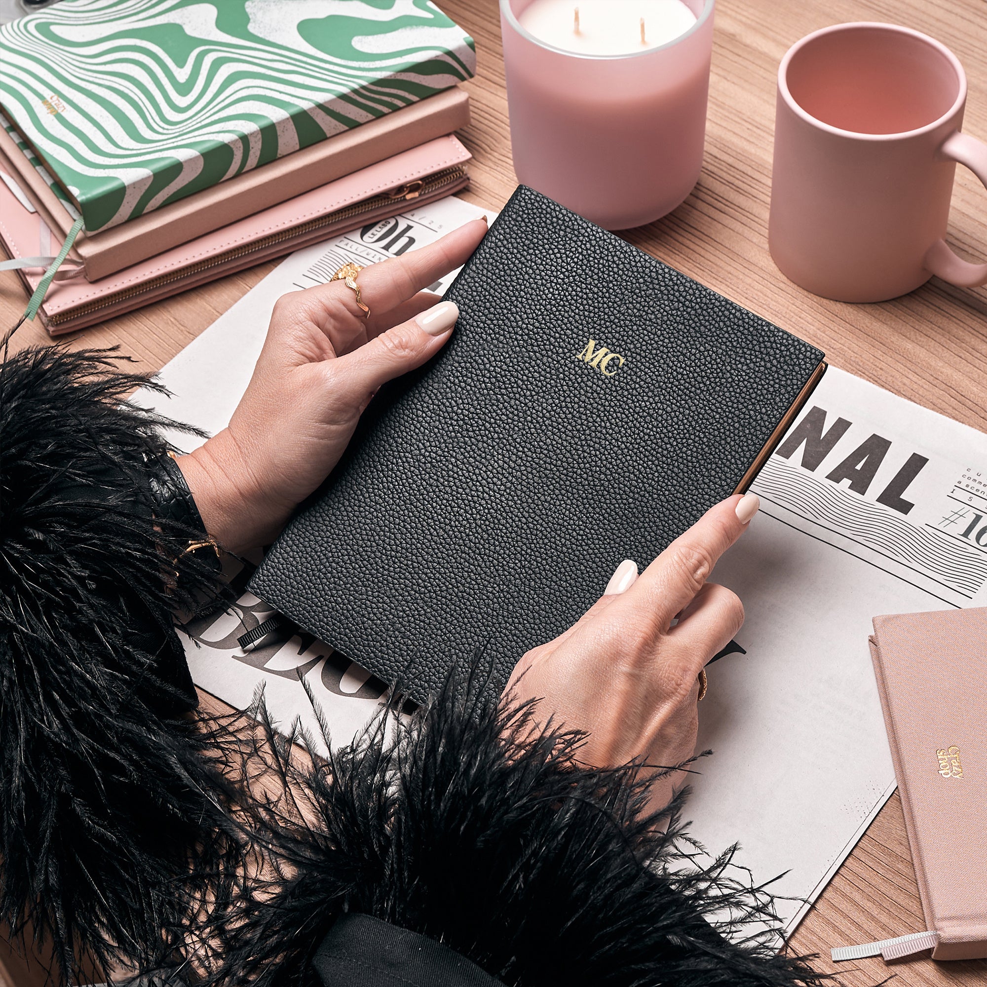 Notes ze złoconą personalizacją - praktyczny prezent dla kobiety elegancki notes, personalizowany notes