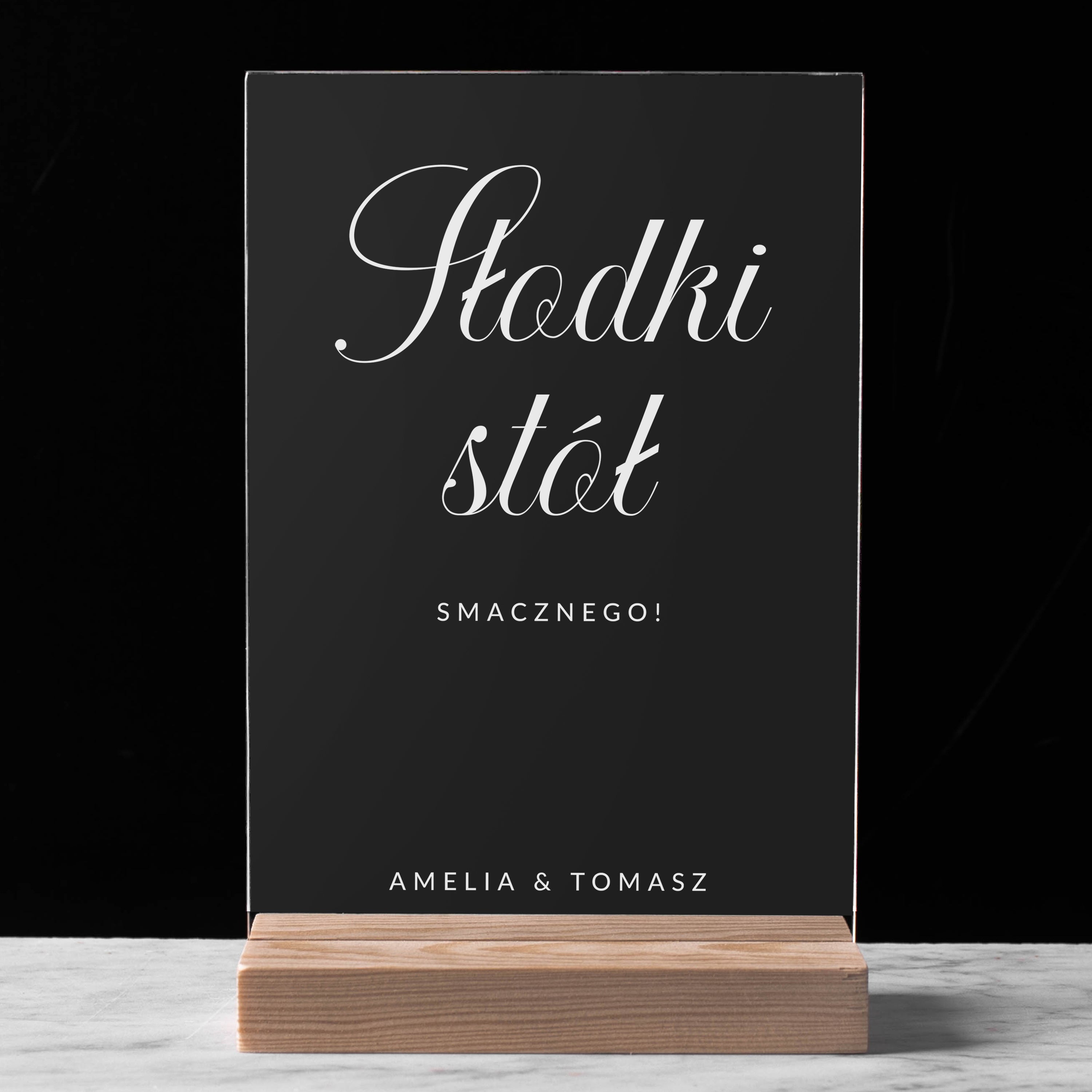 Personalizowana dekoracja słodkiego stołu