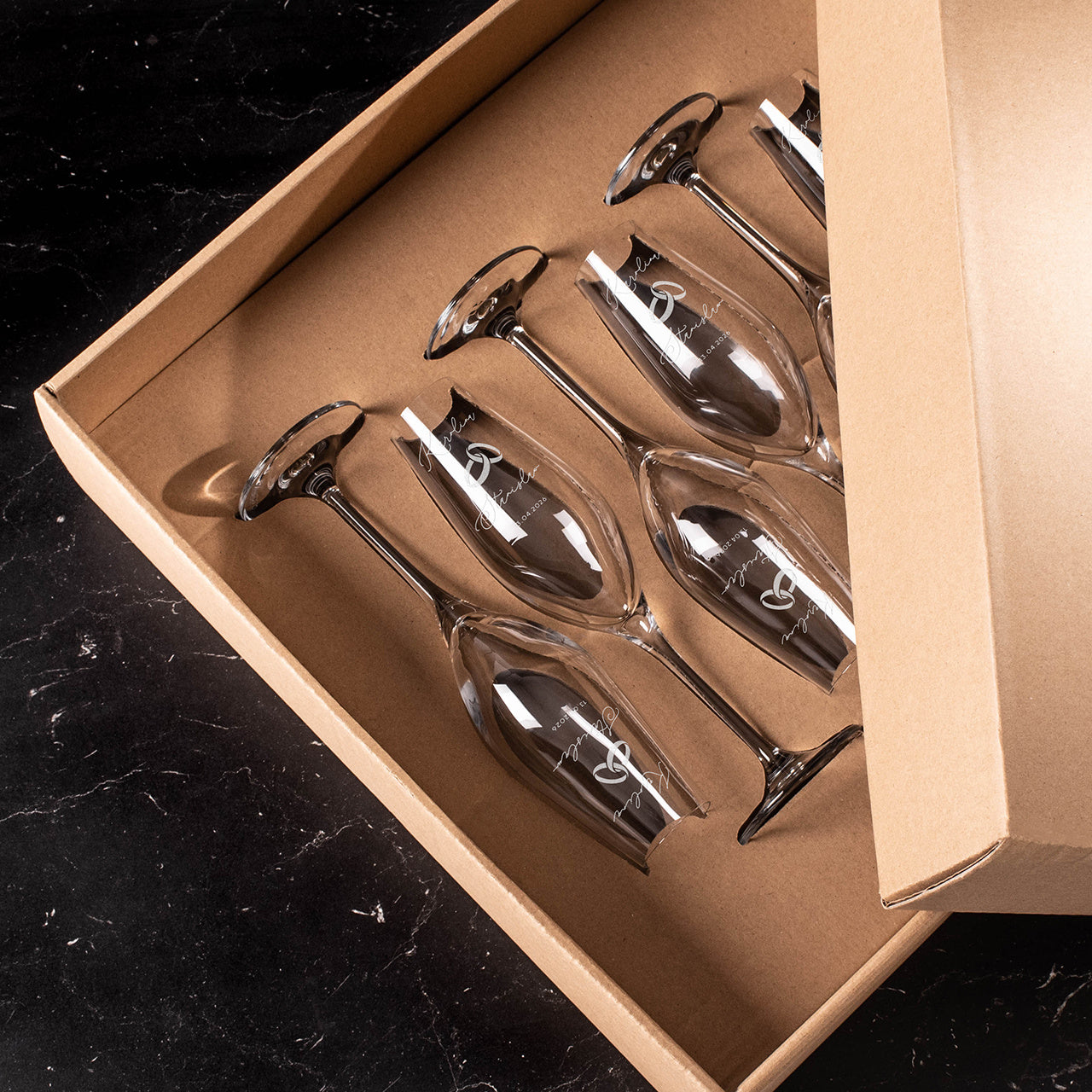 Grawerowane kieliszki na ślub - elegancki prezent ślubny kieliszki z grawerem prezent na ślub