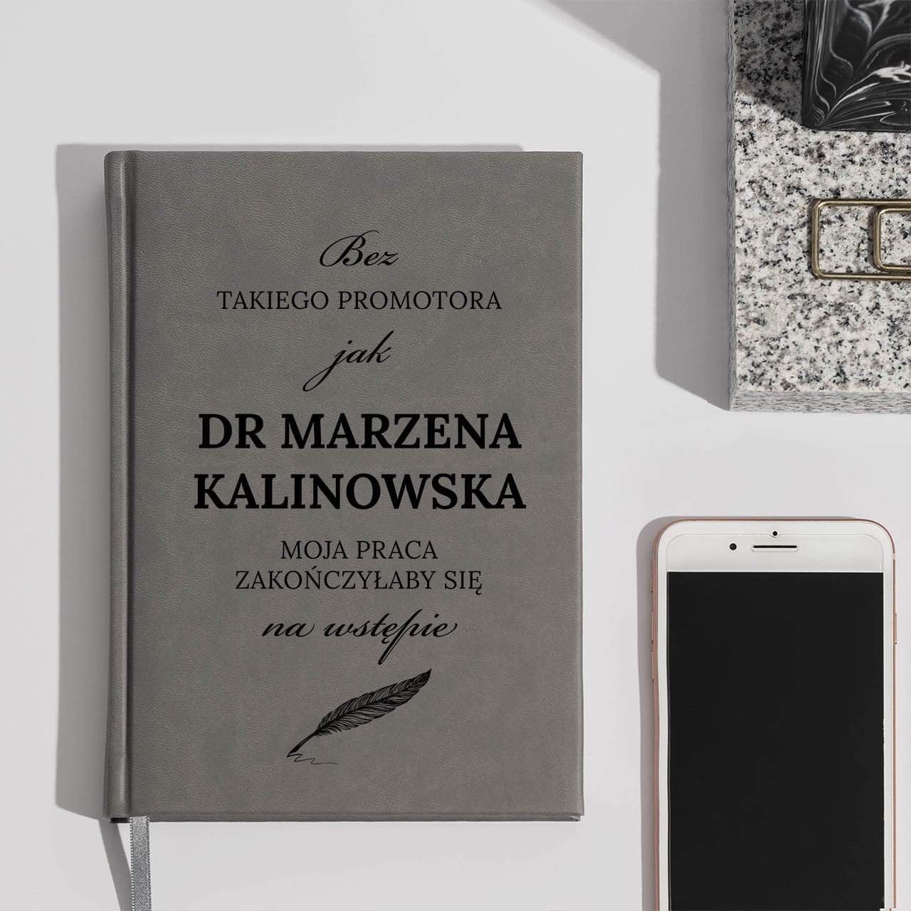 Prezent na podziękowanie dla promotora - planner książkowy z dedykacją szary