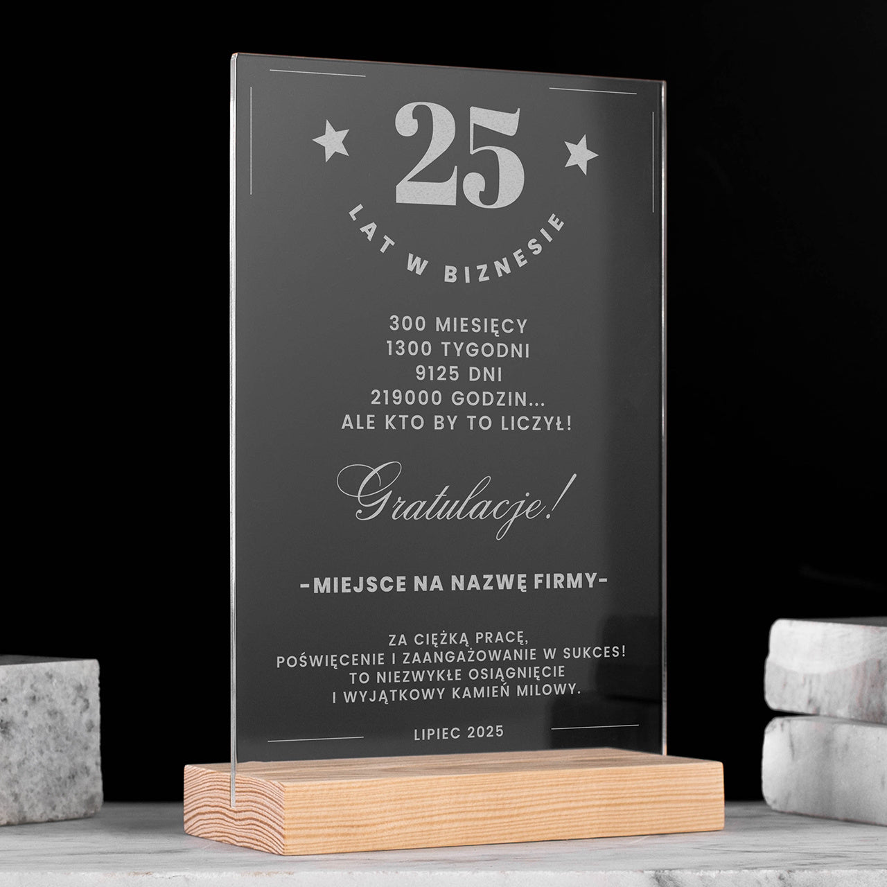 Grawerowana statuetka - prezent na jubileusz firmy elegancka statuetka prezent dla szefa prezent biznesowy 