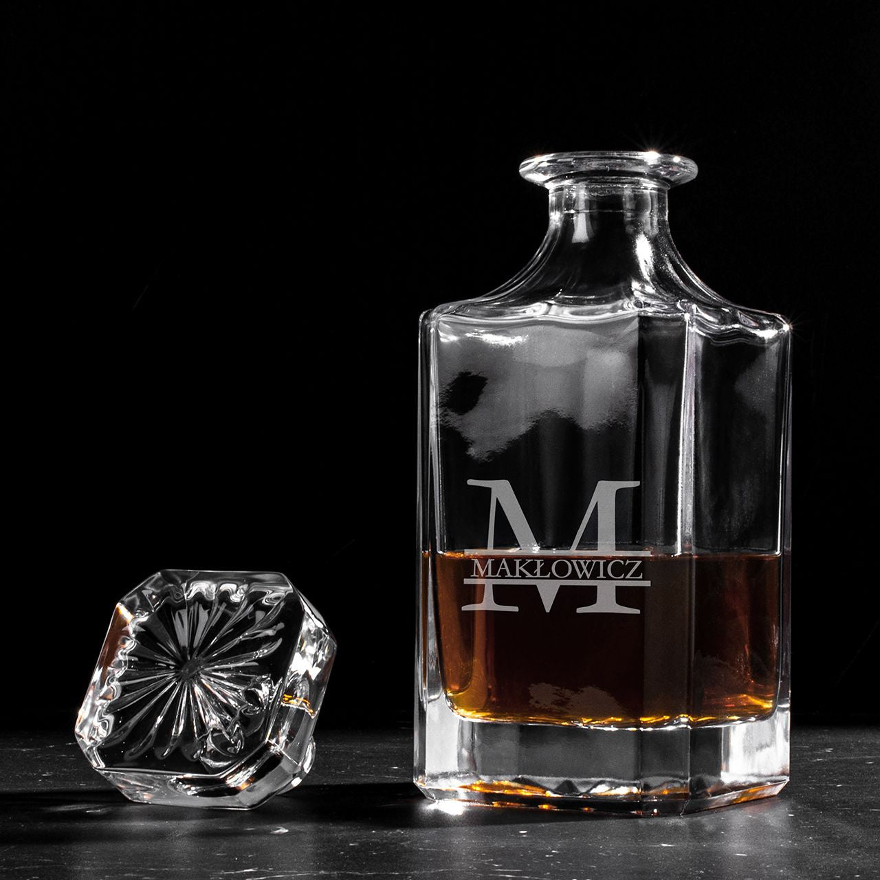 Grawerowana karafka na whisky z monogramem karafka z grawerem prezent dla konesera whisky