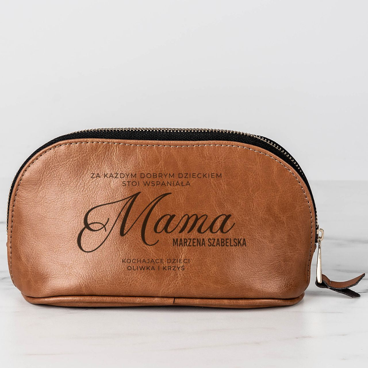 Skórzana kosmetyczka na prezent dla mamy personalizowana kosmetyczka prezent na dzień mamy prezent od dzieci