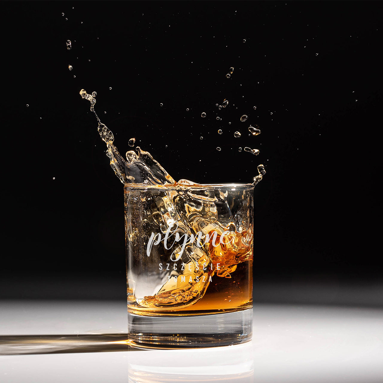 Personalizowana szklanka do whisky - śmieszny prezent dla kolegi