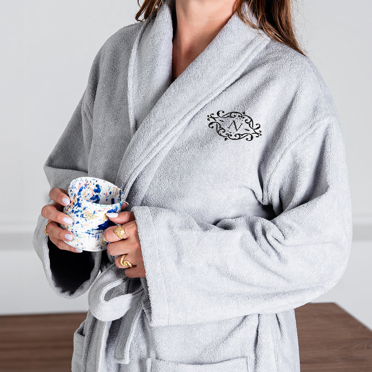 Szary szlafrok z haftem - elegancki prezent dla niej szlafrok personalizowany szlafrok z haftem