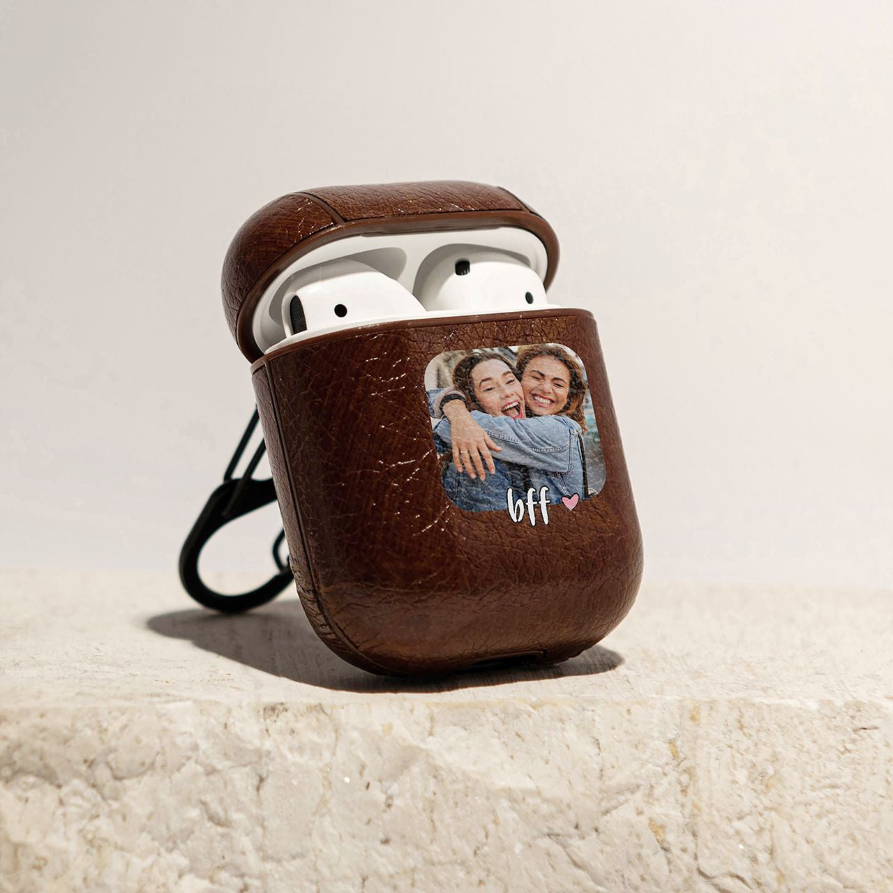 Pokrowiec na Airpods dla przyjaciółki