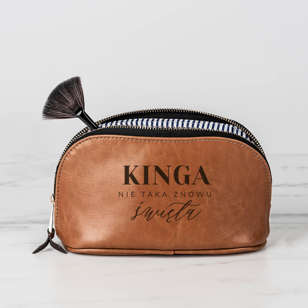 Skórzana kosmetyczka z personalizacją - świąteczny prezent dla żony