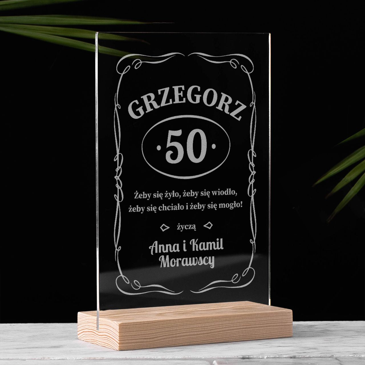 Statuetka z grawerem na 50 urodziny
