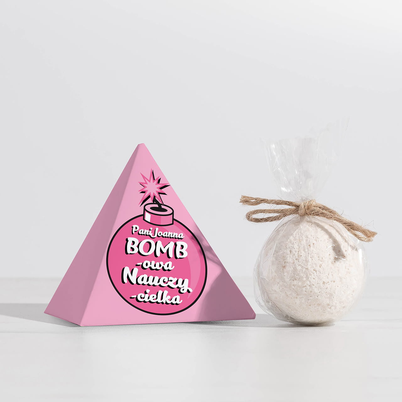 Kula do kąpieli w personalizowanym opakowaniu - upominek dla nauczycielki