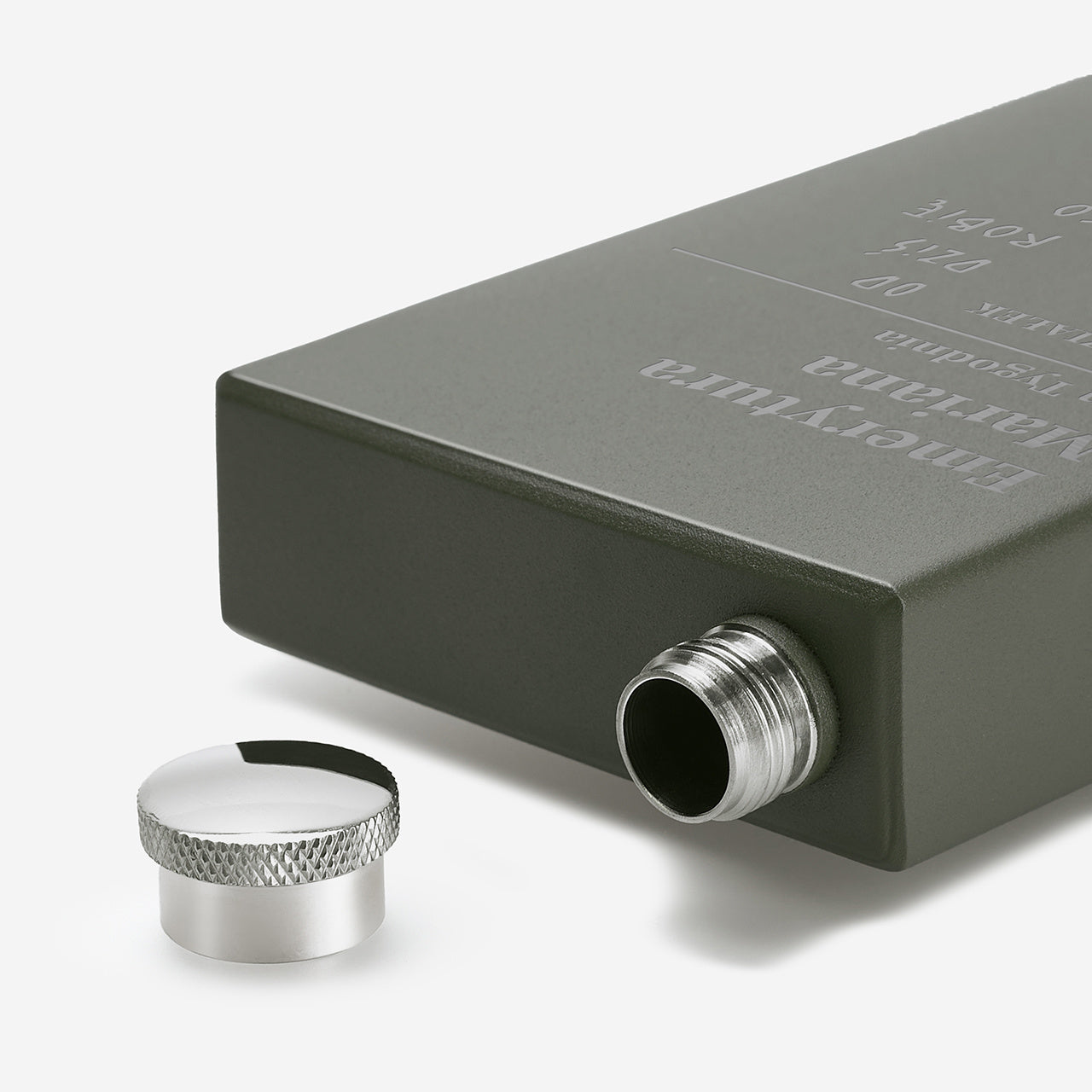 Personalizowana piersiówka - śmieszny prezent dla emeryta piersiówka z grawerem  prezent dla mężczyzny