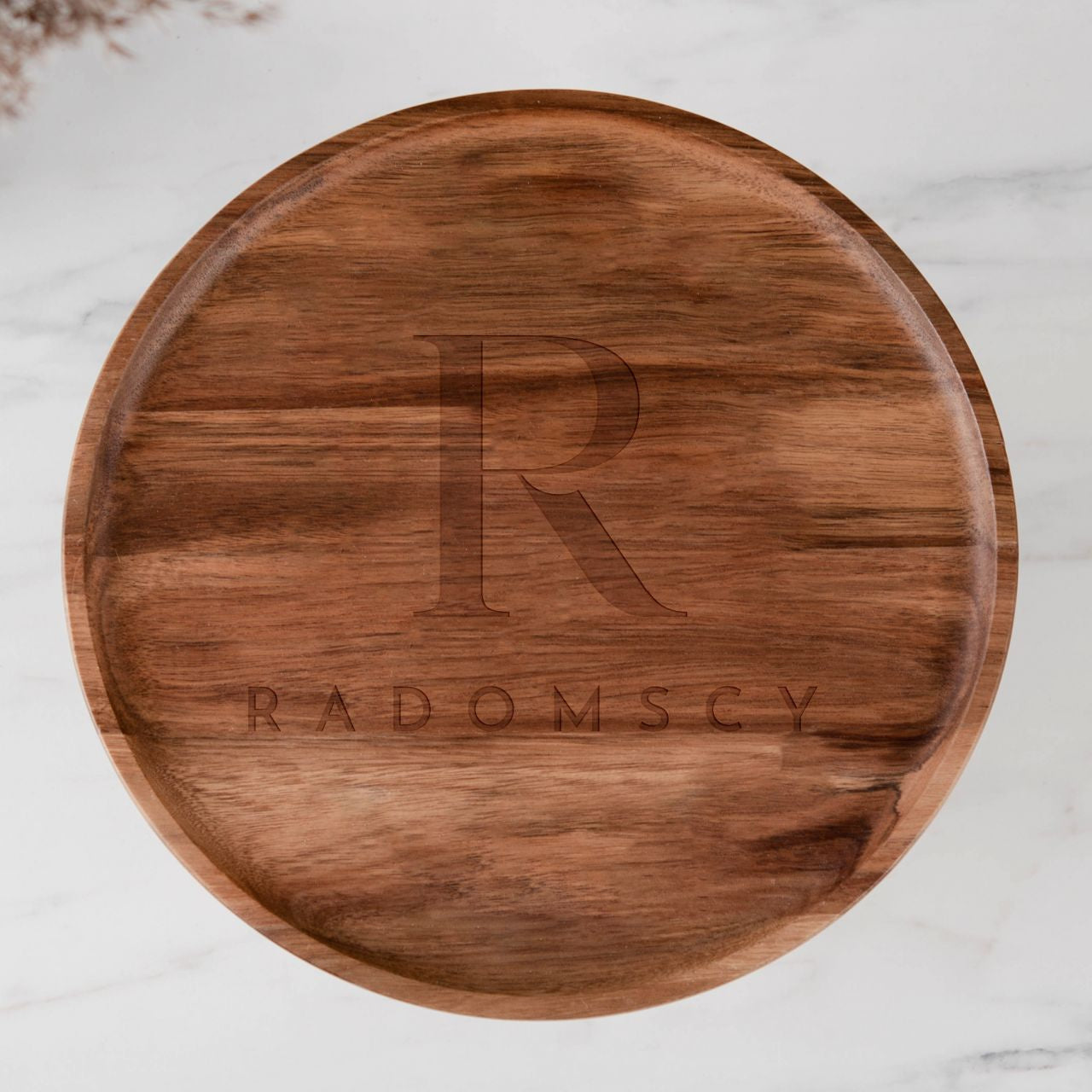 Grawerowana patera na ciasto - Monogram - prezent do domu