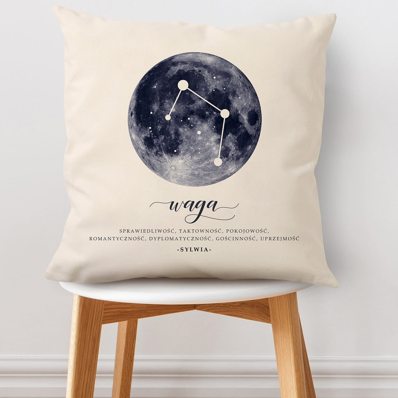 Poduszka ze znakiem zodiaku - waga, prezent dla wagi astrologiczny prezent poduszka z nadrukiem Waga