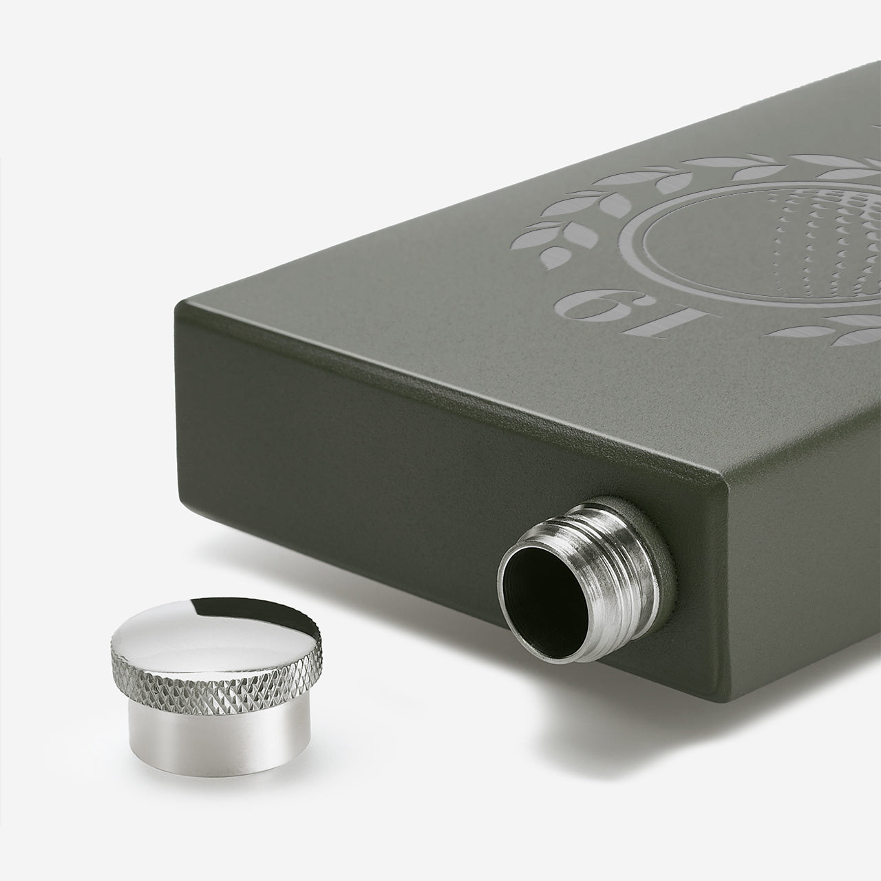 Piersiówka z grawerem na prezent dla golfisty