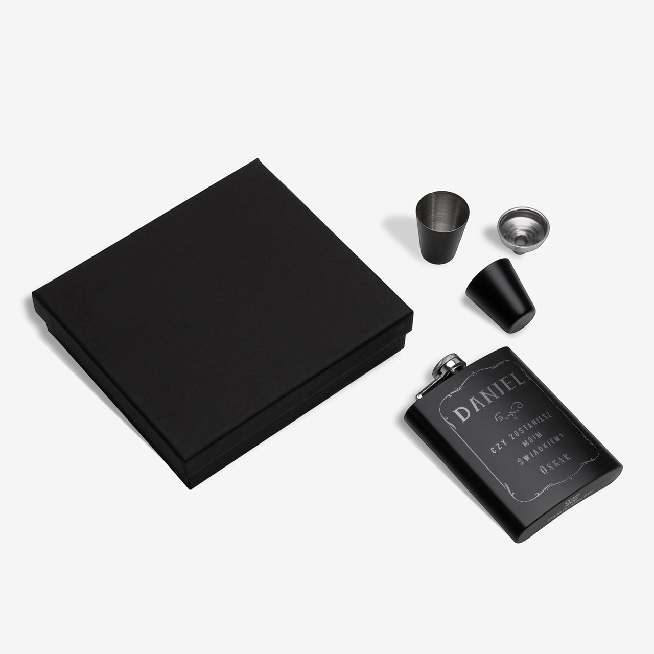 Grawerowana piersiówka - pytanie do świadka piersiówka dla świadka prośba o świadkowanie prezent dla świadka