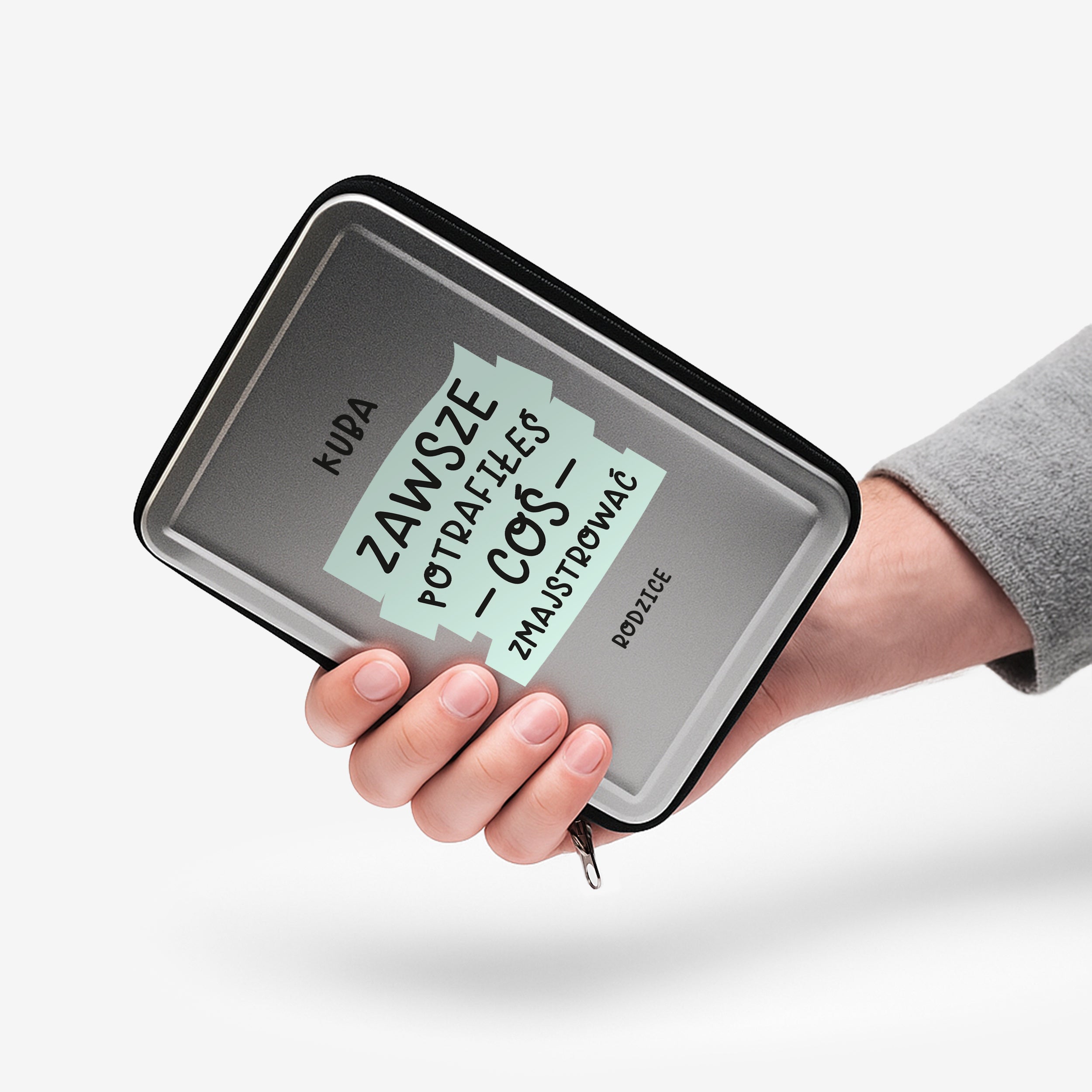 Narzędzia w etui dla nastoletniego syna