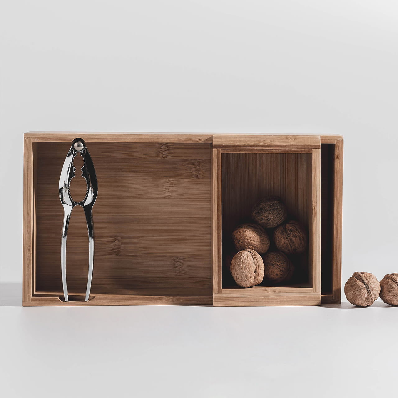 Dziadek do orzechów z pojemnikami na prezent dla babci dziadek do orzechów z grawerem dla babci