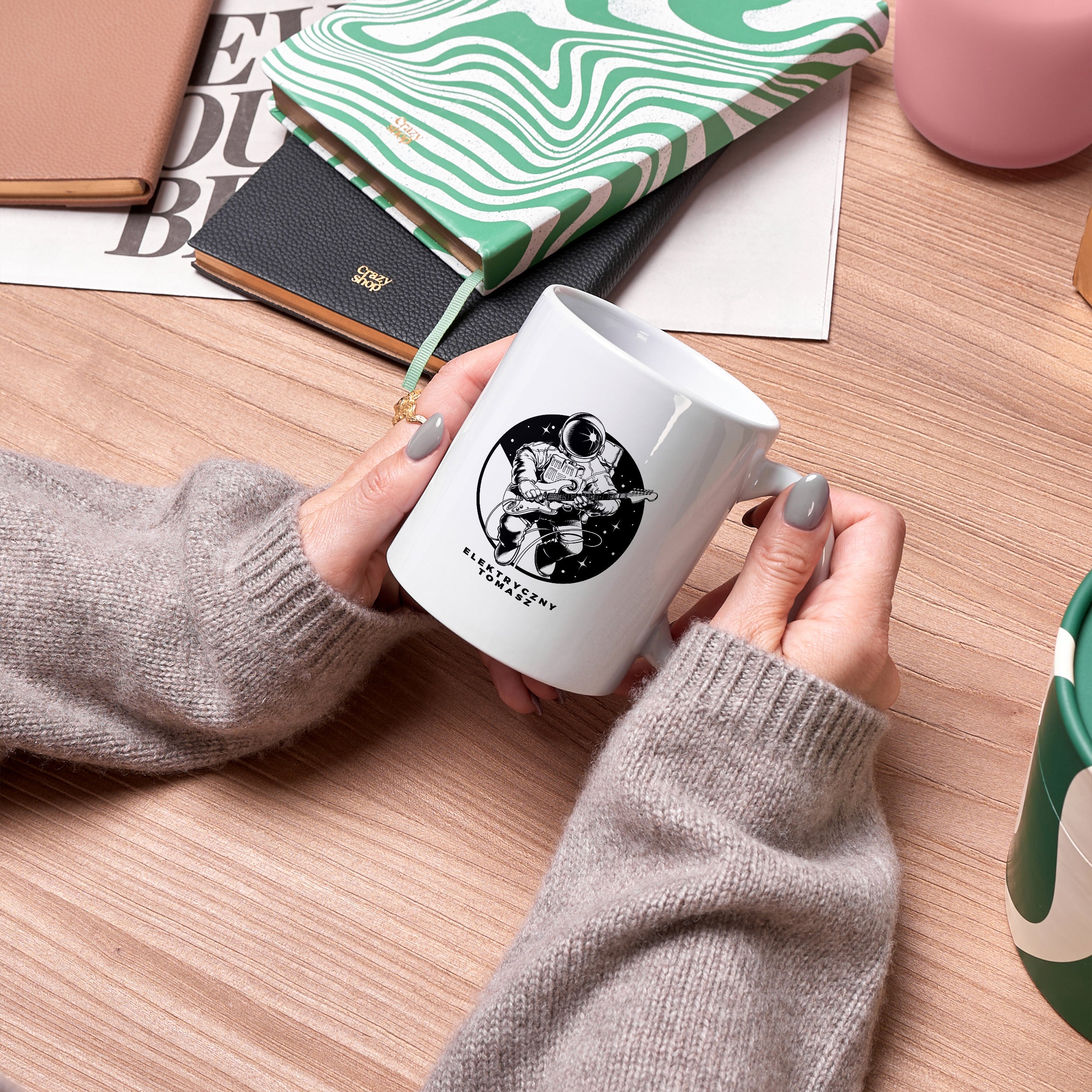 Kubek dla gitarzysty - Gitar Nigdy Za Wiele personalizowany kubek prezent dla gitarzysty prezent dla muzyka