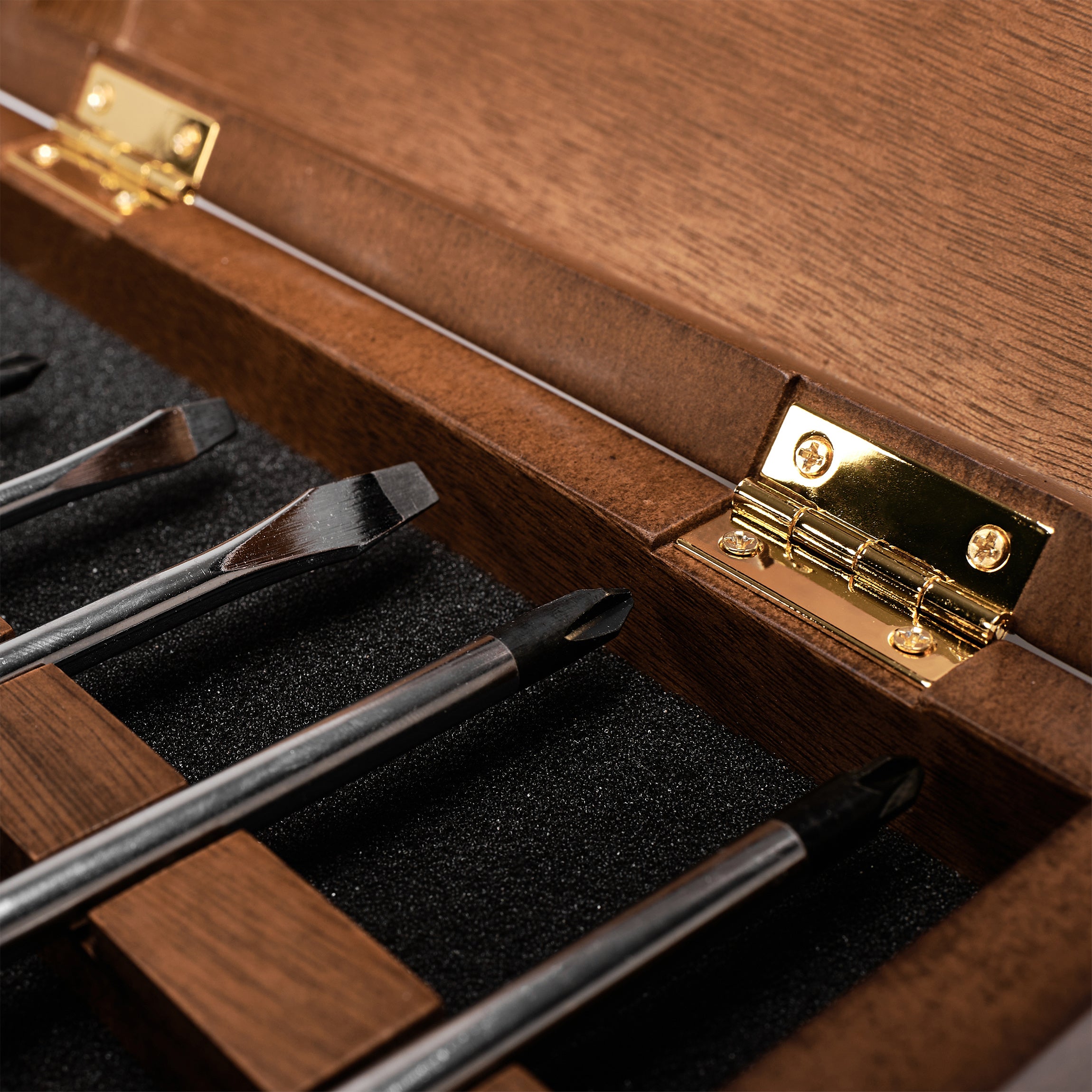 Zestaw narzędzi w skrzynce - elegancki i praktyczny prezent dla dziadka