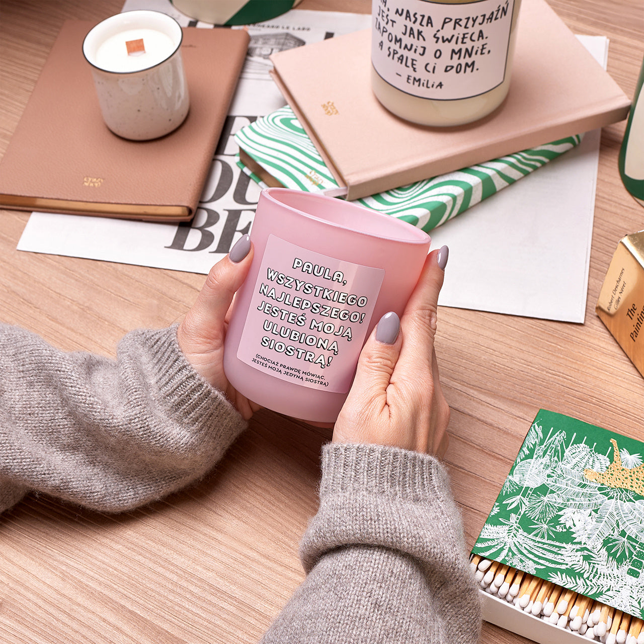 Świeca personalizowana - śmieszny prezent dla siostry świeczka z nadrukiem na prezent dla siostry