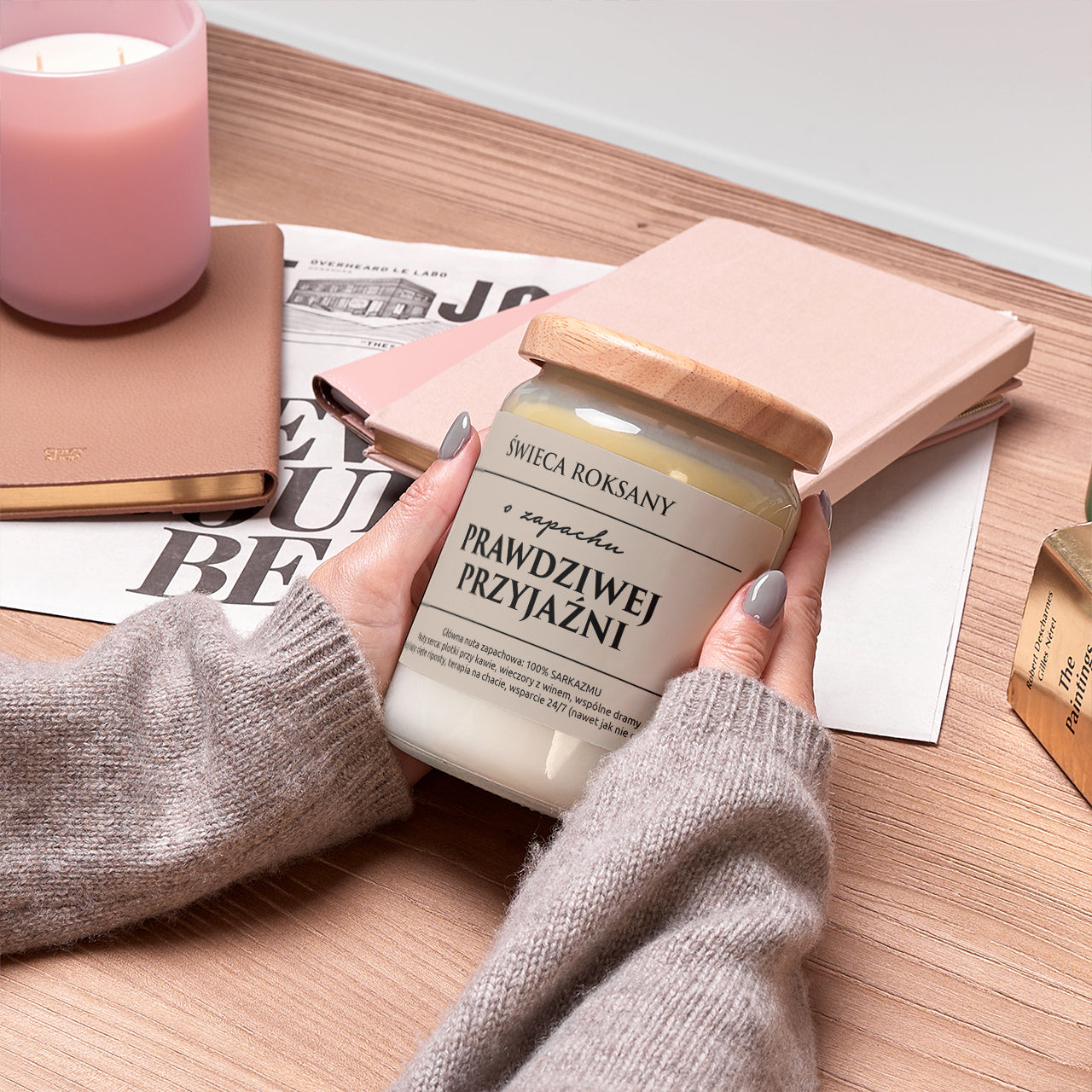 Świeczka dla przyjaciółki - o zapachu przyjaźni personalizowany prezent dla przyjaciółki