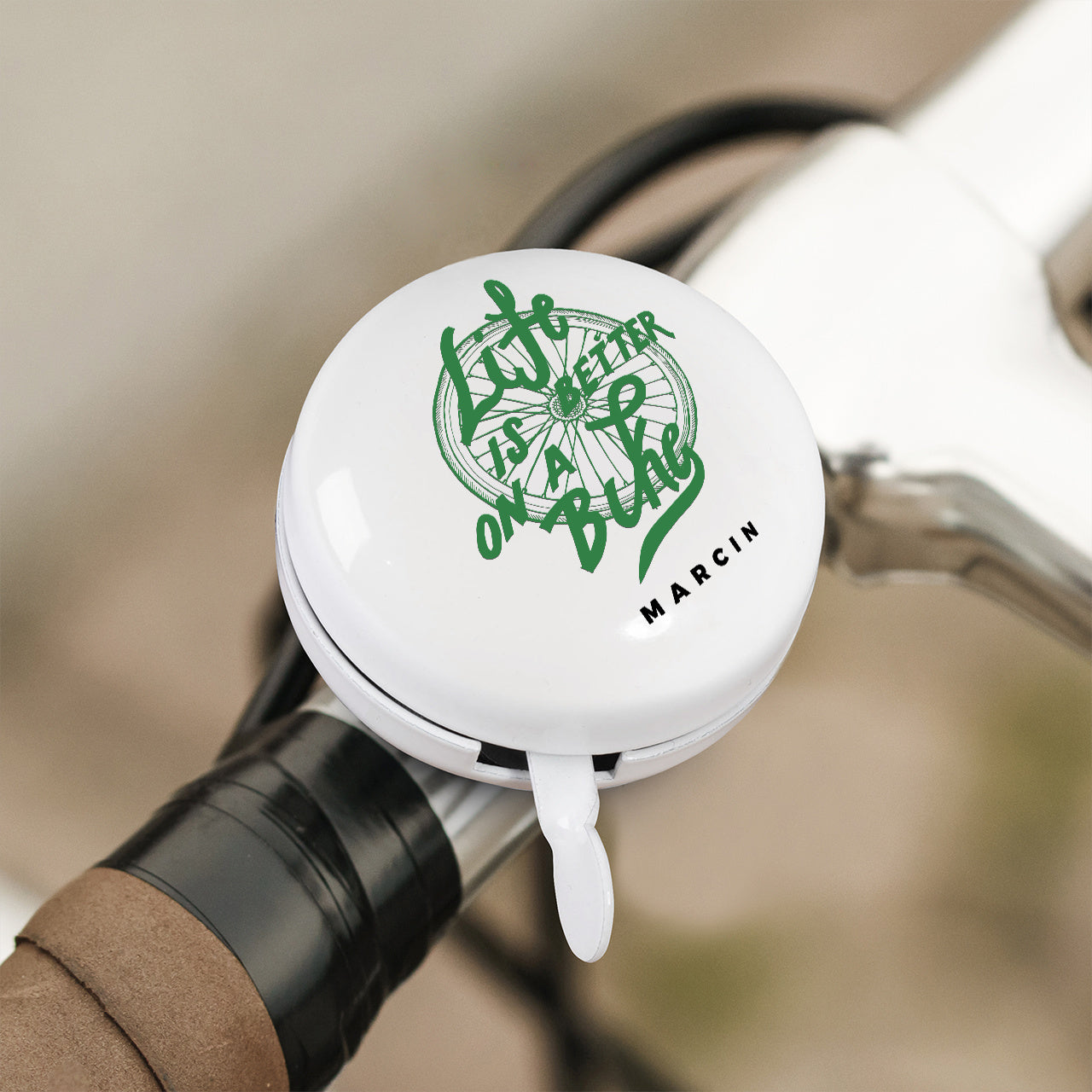 Dzonek rowerowy z personalizacją - life is better on a bike
