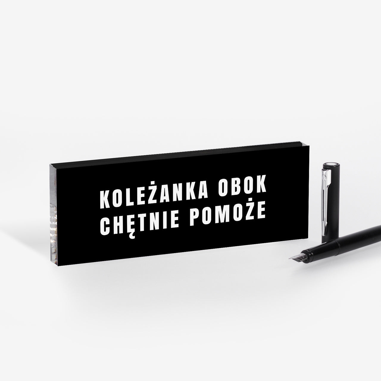 Tabliczka na biurko z personalizacją - prezent dla koleżanki z pracy