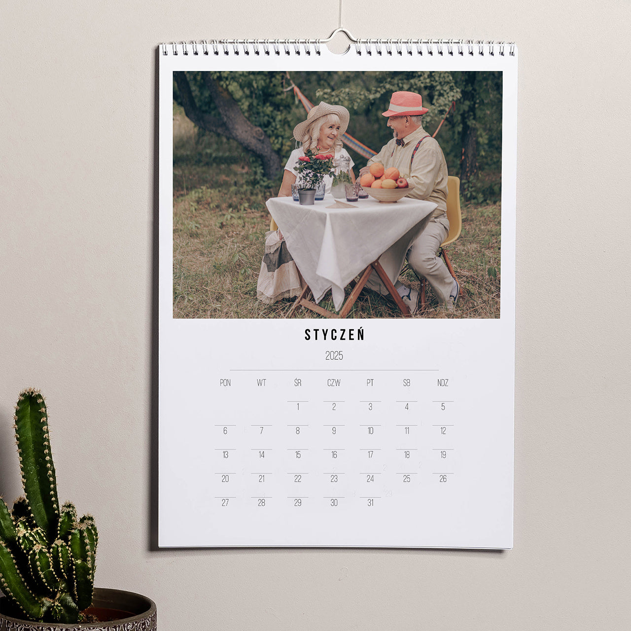 Wiszący kalendarz ze zdjęciami dla babci i dziadki