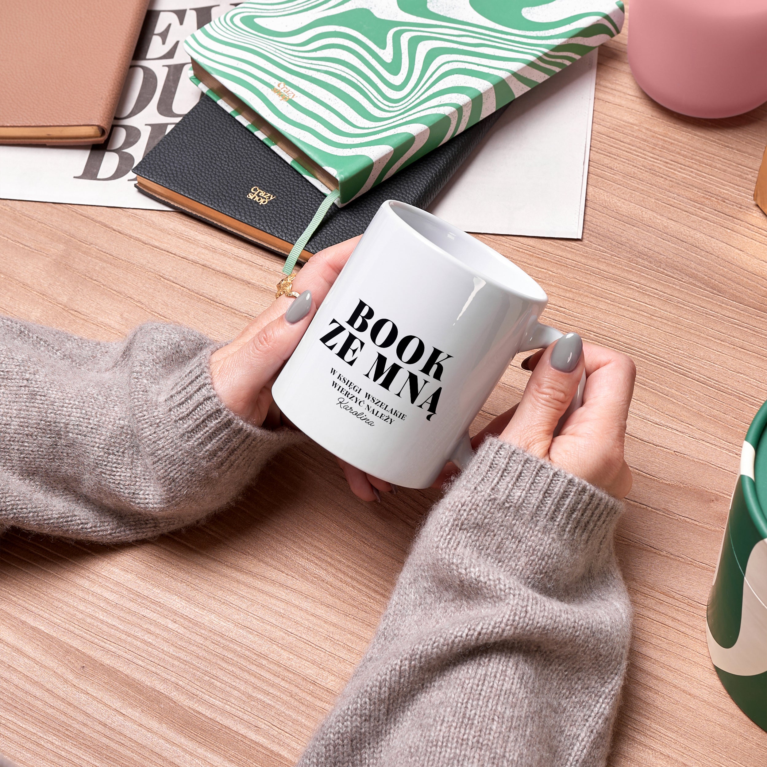 Kubek dla miłośnika książek - Book Ze Mną prezent dla książkary prezent dla mola książkowego kubek dla książkary