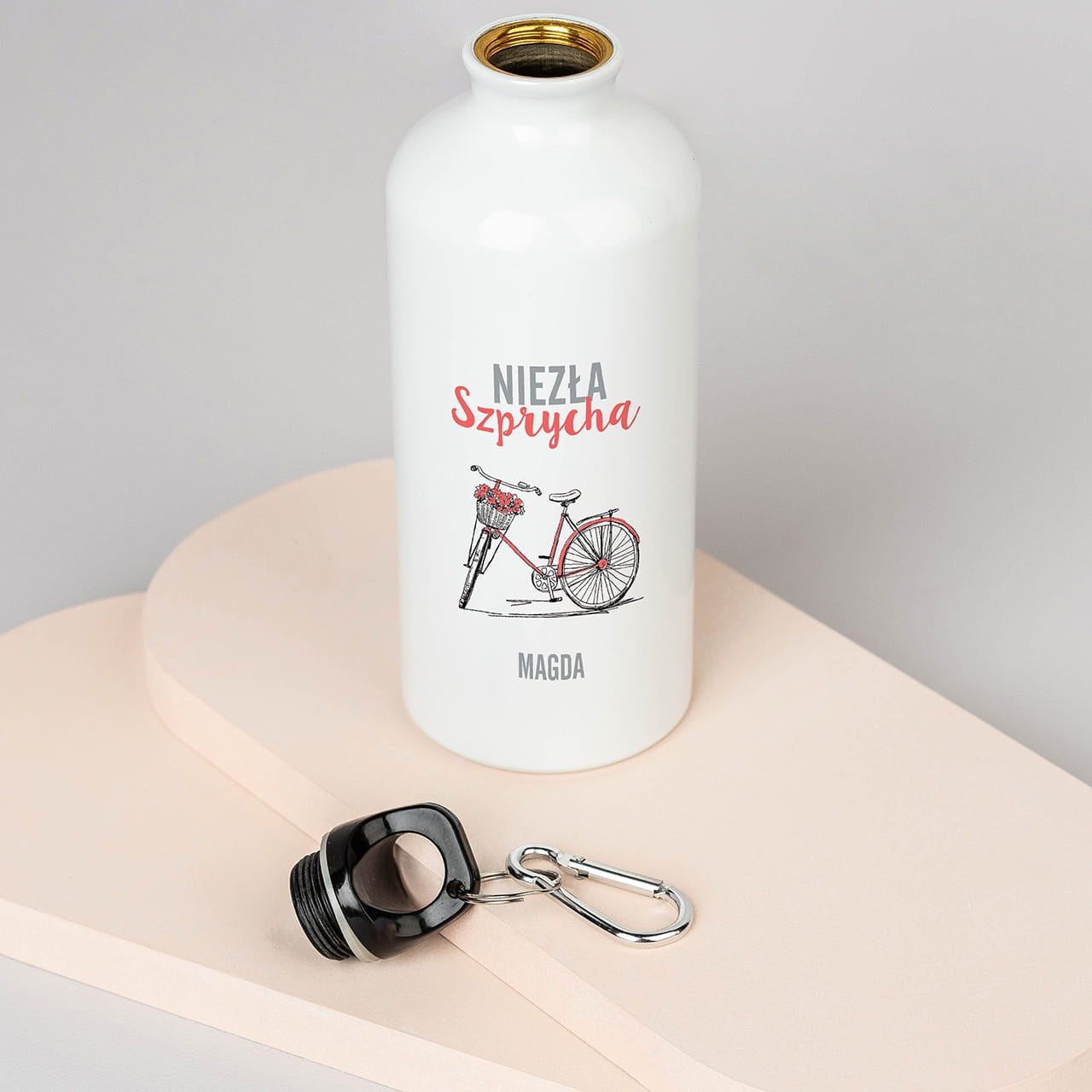 Bidon personalizowany dla rowerzystki 