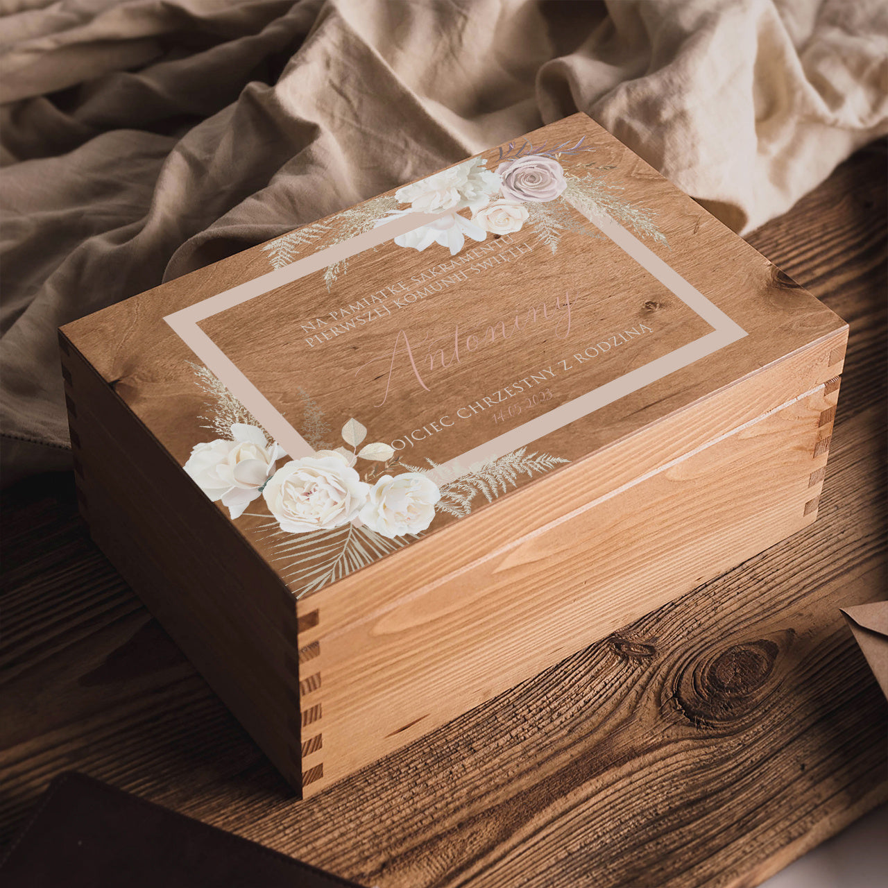 Drewniane pudełko personalizowane - prezent na Komunię pamiątka komunii świętej prezent komunijny