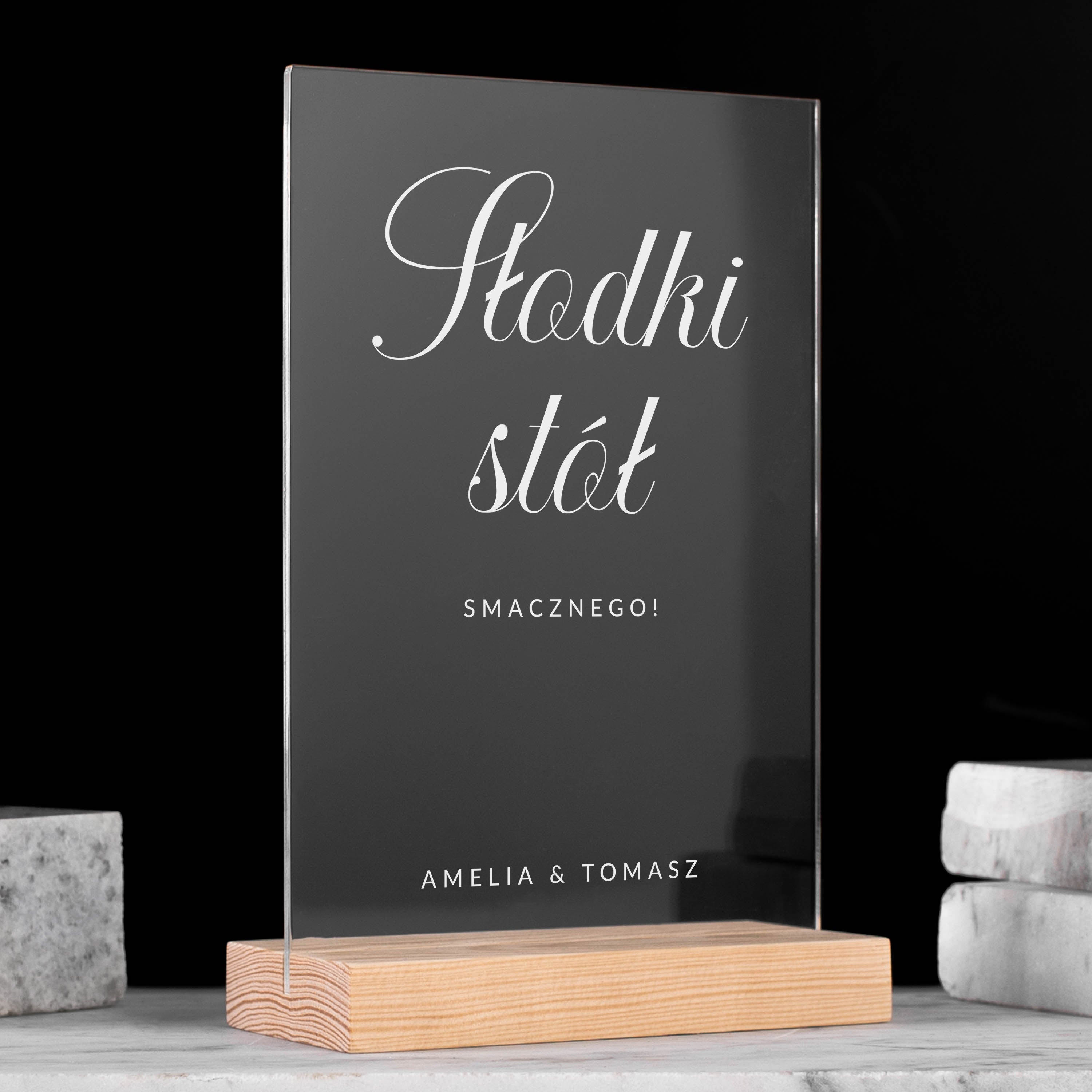 Personalizowana dekoracja słodkiego stołu